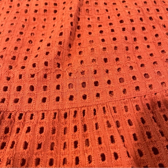 Women’s Terracotta Tiered Peplum Eyelet Top - Picture 4 of 6